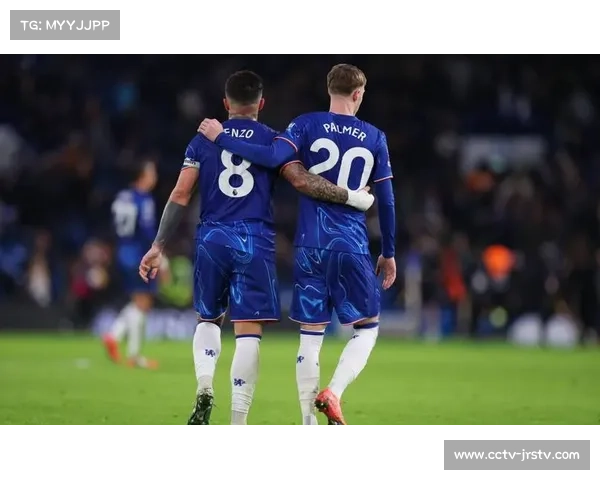 富勒姆2-1十人切尔西，希门尼斯头球制胜